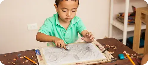 Niños en un club educativo